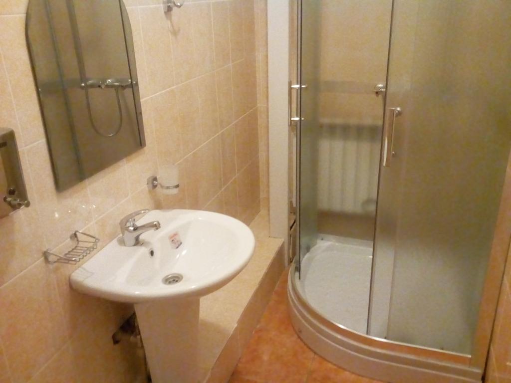 Nursat Guest House Astana Extérieur photo