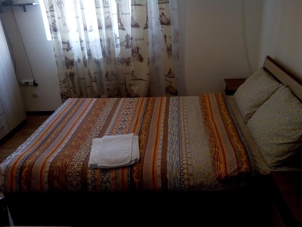 Nursat Guest House Astana Extérieur photo